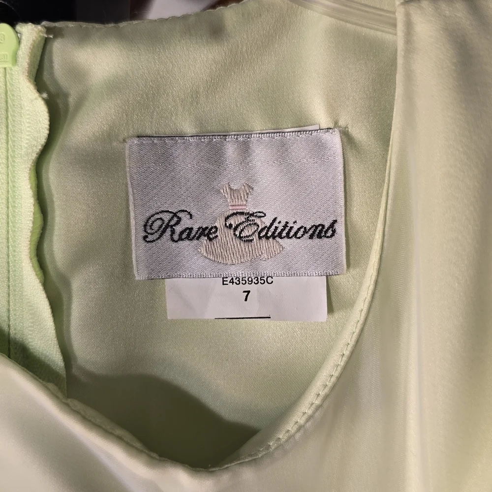 Elegant Light Green Sleeveless Spring or‎ Easter Dress